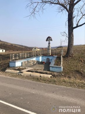 На Воловеччині вкрали гроші з місцевої каплички – 01