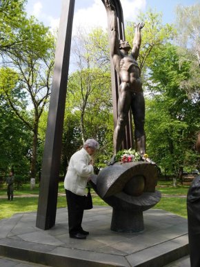 В Ужгороді вшанували 30-ту річницю Чорнобильської трагедії – 04