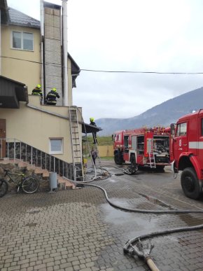 Охоронець повідомив про пожежу на території магазину – 01