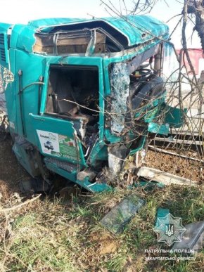 У Мукачівському районі сталась ДТП за участі вантажівки – 03