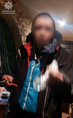 В Ужгороді чоловік проник до чужого помешкання – 01