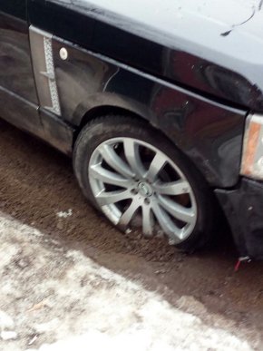 Мажор на "Range Rover" скоїв аварію у місті і втік – 02