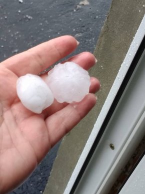 В Ужгороді випав град розміром з горіх – 02