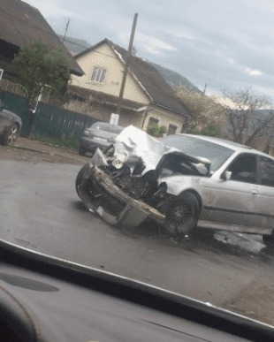 Вранці зіткнулися два автомобілі, – ЗМІ – 01