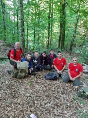 Хлопців, які заблукали в горах, збираючи чорницю, знайшли – 03