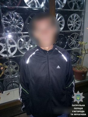 Поведінка чоловіків викликала підозру у патрульних. І не дарма – 01 Поведінка чоловіків викликала підозру у патрульних. І не дарма – 01