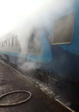 На Закарпатті загорівся потяг із пасажирами – 04