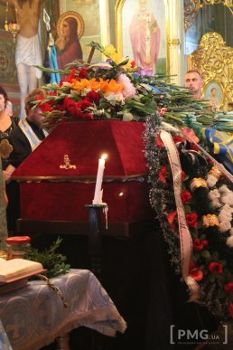 У Мукачеві попрощались з бійцем 128-ї бригади Олександром Павлюком – 17