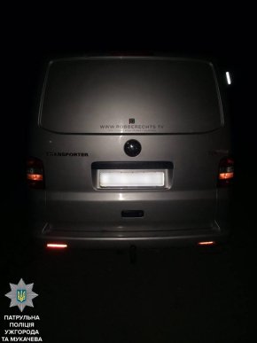 18-річний юнак на "Тойоті" врізався в Мукачеві у "Фольксваген", "Шкоду" та "Мерседес" – 04