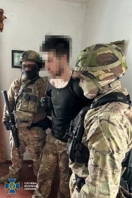 СБУ затримала зрадника, який надсилав у російський Телеграм-бот розвіддані про оборону Києва – 02