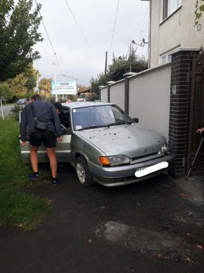 Вранці у Мукачеві сталась ДТП: опубліковано фото – 04 Вранці у Мукачеві сталась ДТП: опубліковано фото – 04