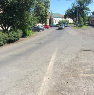 Жахлива ДТП у Мукачеві: біля МДУ "Шевроле" влетіло у бетонну стіну – 05