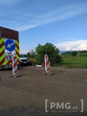 У межах Мукачівського району утворилися чималі затори – 02 У межах Мукачівського району утворилися чималі затори – 02