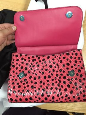 Двоє українців залишились без брендових сумок та взуття з Франції та Португалії – 06