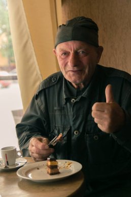 На честь найвідомішого сажотруса України у Мукачеві створили тістечко "Берталон" – 05