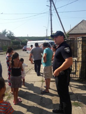Ужгородські роми ледь не вчинили самосуд над чоловіком, який побив неповнолітнього рома – 06 Ужгородські роми ледь не вчинили самосуд над чоловіком, який побив неповнолітнього рома – 06