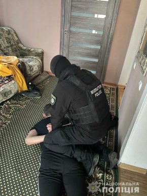 На Закарпатті затримали 22-річного хлопця: що він накоїв під час воєнного стану – 01