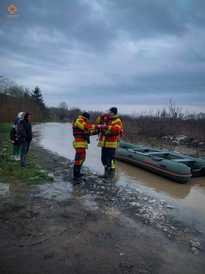 Люди не могли вийти із будинку: що сталося сьогодні в Ужгородському районі – 01