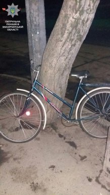 Двоє невідомих вночі нишпорили по балкону жінки – 02