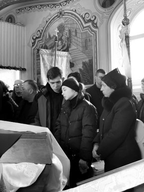 Мукачівщина попрощалася з Героєм, який повернувся із заробітків, щоб захищати Україну – 07