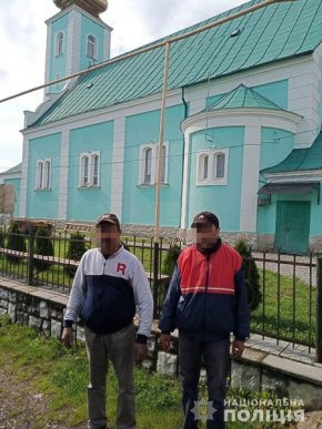 У Мукачівському районі двоє чоловіків скоїли злочин на території храму – 01 У Мукачівському районі двоє чоловіків скоїли злочин на території храму – 01