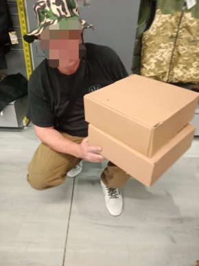 Волонтер з Тернопільщини Олексій Єлхін продав родинні реліквії для допомоги фронту – 02