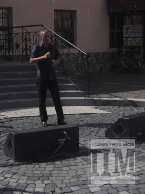 У Мукачеві митці допомагали військовим (ФОТО) – 07