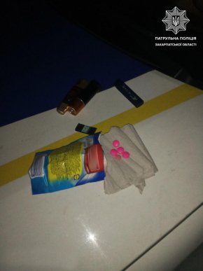 У Мукачеві вночі зупинили підозрілого чоловіка – 01