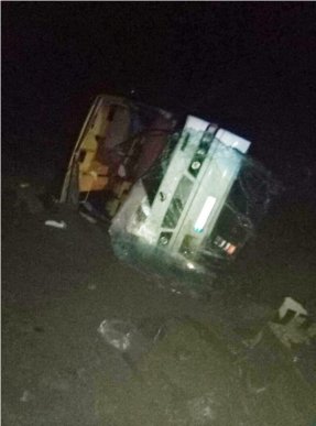 На Закарпатті перекинувся автобус із 38 людьми: у лікарню госпіталізовано молодого хлопця – 03