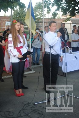 Перший дзвоник відсвяткували у Мукачівській гімназії (ФОТОРЕПОРТАЖ) – 07 Перший дзвоник відсвяткували у Мукачівській гімназії (ФОТОРЕПОРТАЖ) – 07