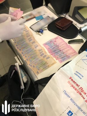 Під час отримання хабара затримали начальника відділення Мукачівського прикордонного загону – 04 Під час отримання хабара затримали начальника відділення Мукачівського прикордонного загону – 04