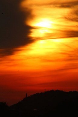 Червоне небо над Мукачевом вразило своєю красою – 11