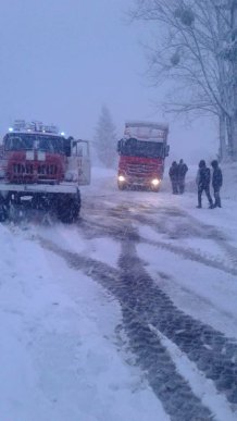 На трасі "Київ-Чоп" відкрили рух для вантажівок – 01