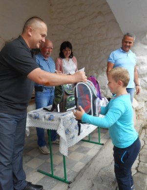 Готуємось до школи: у двох районах пройшла акція для майбутніх першокласників – 07