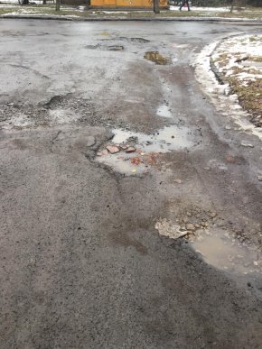 У соцмережах ужгородці скаржаться на жахливий стан вуличних доріг – 02 У соцмережах ужгородці скаржаться на жахливий стан вуличних доріг – 02