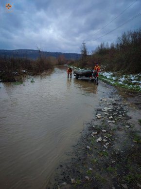 Люди не могли вийти із будинку: що сталося сьогодні в Ужгородському районі – 04