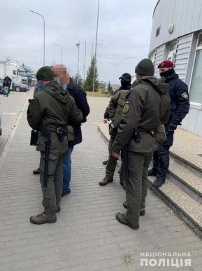Нацгвардійці, поліцейські, спецпризначенці: що відбувалось на КПП «Ужгород» – 02 Нацгвардійці, поліцейські, спецпризначенці: що відбувалось на КПП «Ужгород» – 02