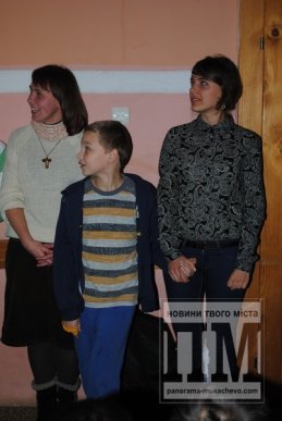 Молоді благодійники із усього Закарпаття завітали до дитячого будинку у Батьові (ФОТОРЕПОРТАЖ) – 06 Молоді благодійники із усього Закарпаття завітали до дитячого будинку у Батьові (ФОТОРЕПОРТАЖ) – 06