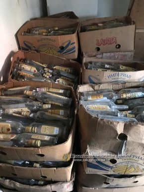 В Ужгороді підробляли коньяк відомої марки – 04