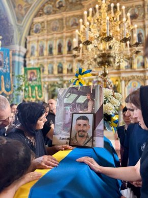 На Мукачівщині провели в останню путь полеглого Героя – 02