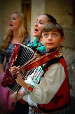 До Ужгорода з колядою завітали словацькі школярі – 03 До Ужгорода з колядою завітали словацькі школярі – 03