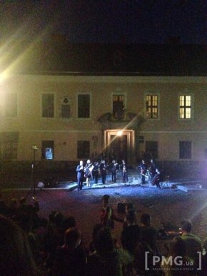 У Мукачеві слухали "Музику проти ночі" – 03 У Мукачеві слухали "Музику проти ночі" – 03