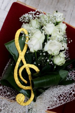 У приміщенні Закарпатської ОДА встановили розкішний білий рояль – 07