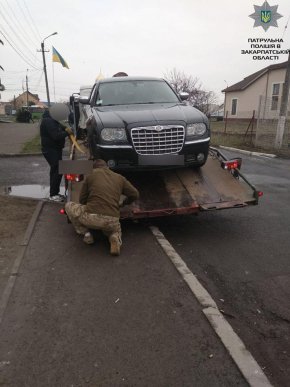 Як у Мукачеві вчора евакуйовували машини – 05