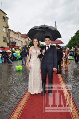 Парад випускників в центрі Мукачева: як це було (ФОТО) – 38