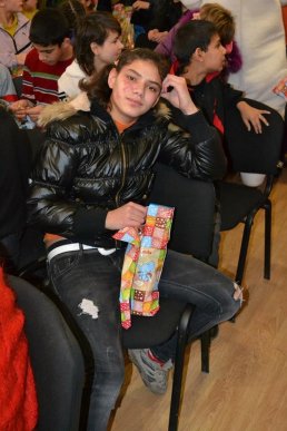 Подарунки на Різдво презентували благодійники для дітей з Домбоківської школи-інтернату (ФОТО) – 01