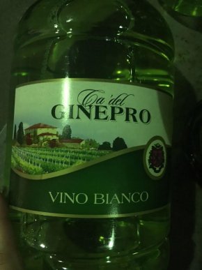 Чоловік намагався перевезти через кордон майже 80 літрів італійського вина – 05