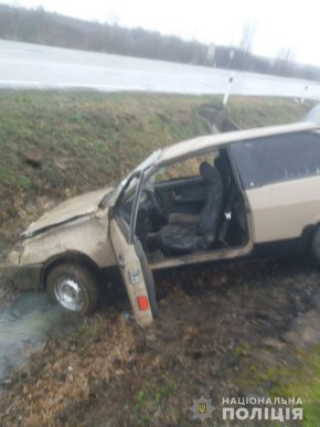 Молоді мукачівці потрапили в аварію. Постраждала дівчина – 02
