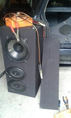 На Великоберезнянщині в автівці прикордонники виявили «музичний» тайник – 04