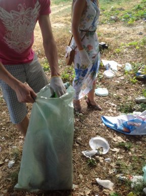 Свідомі мукачівці очищали набережну міста від сміття (ФОТО) – 24 Свідомі мукачівці очищали набережну міста від сміття (ФОТО) – 24